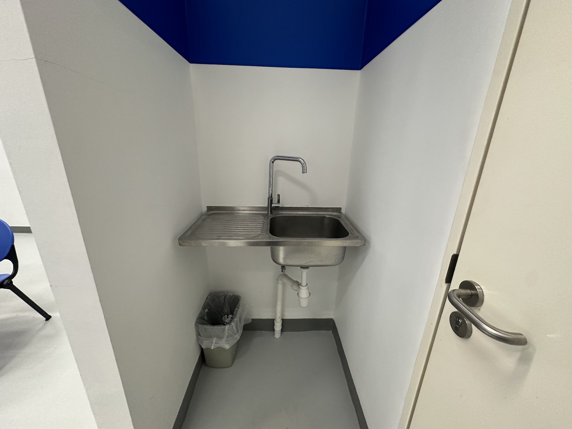 residential handyman completing home maintenance services in Novena